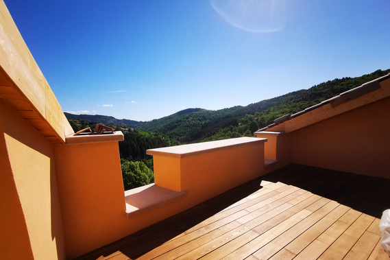 terrasse rénovation de maison en Ardèche par un architecte