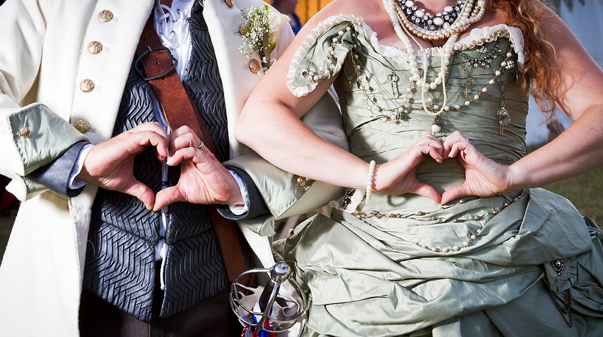 alexandragunnoe, seattle, photographer, photography, bellevue, kirkland, beauty, fashion, reviews, complaints, wedding, bride, groom, heart, washington, hands