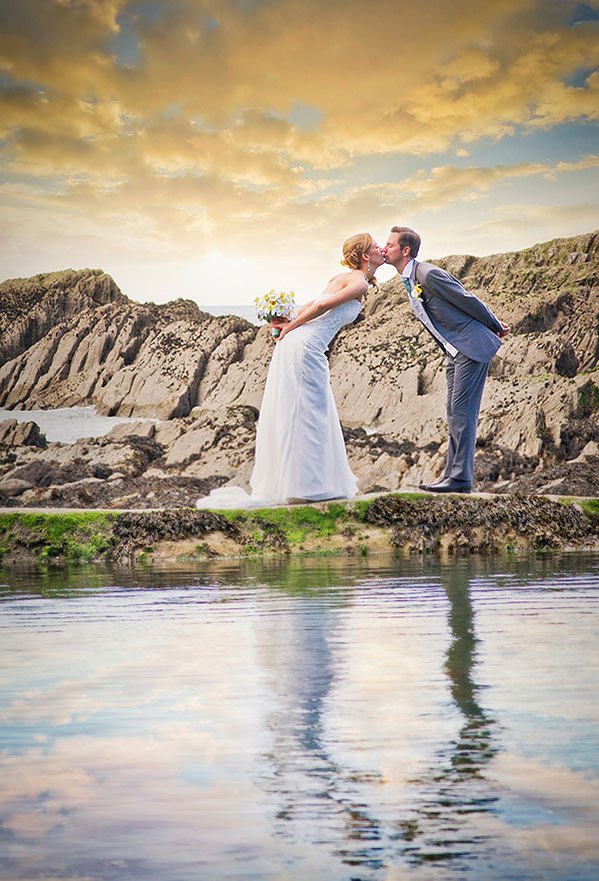 alexandragunnoe, seattle, photographer, photography, bellevue, kirkland, beauty, fashion, reviews, complaints, wedding, bride, groom, kiss, washington
