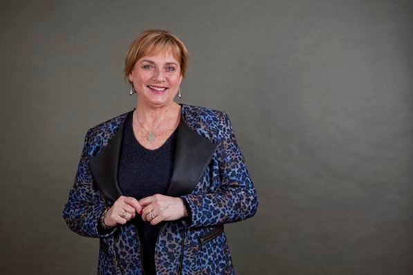 „Szeretném, hogy gyermekeim és unokáim emlékezzenenek rám.  Örülök a lehetőségnek, hogy saját szavaimmal mesélhetem el életutamat.” Éva