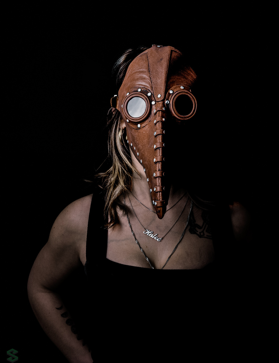 Model wearing mask 