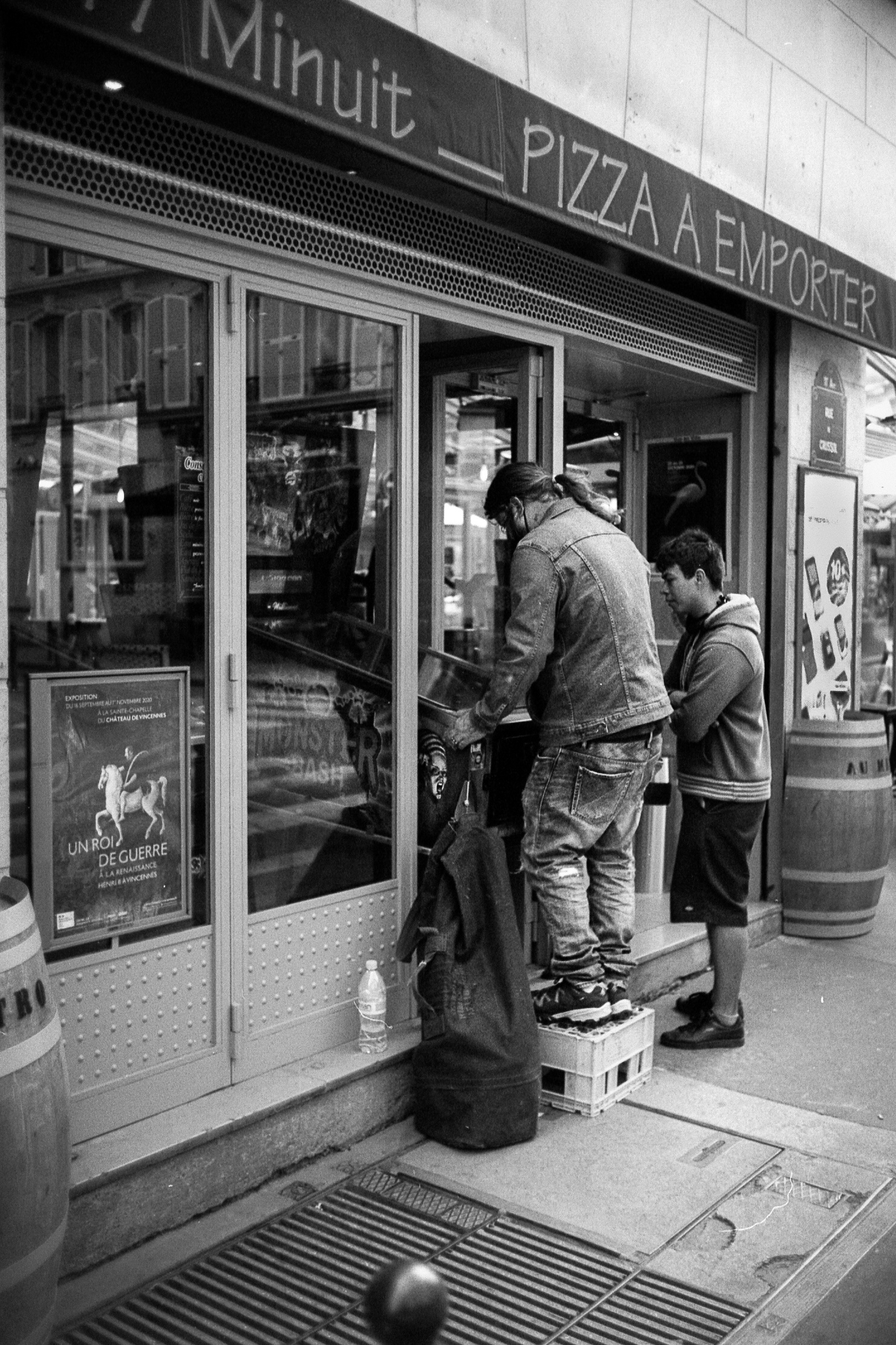 No pinball allowed inside during the covid19, but it's okay if you play outside.
Shot by Grégoire Huret with Leica & Kodak