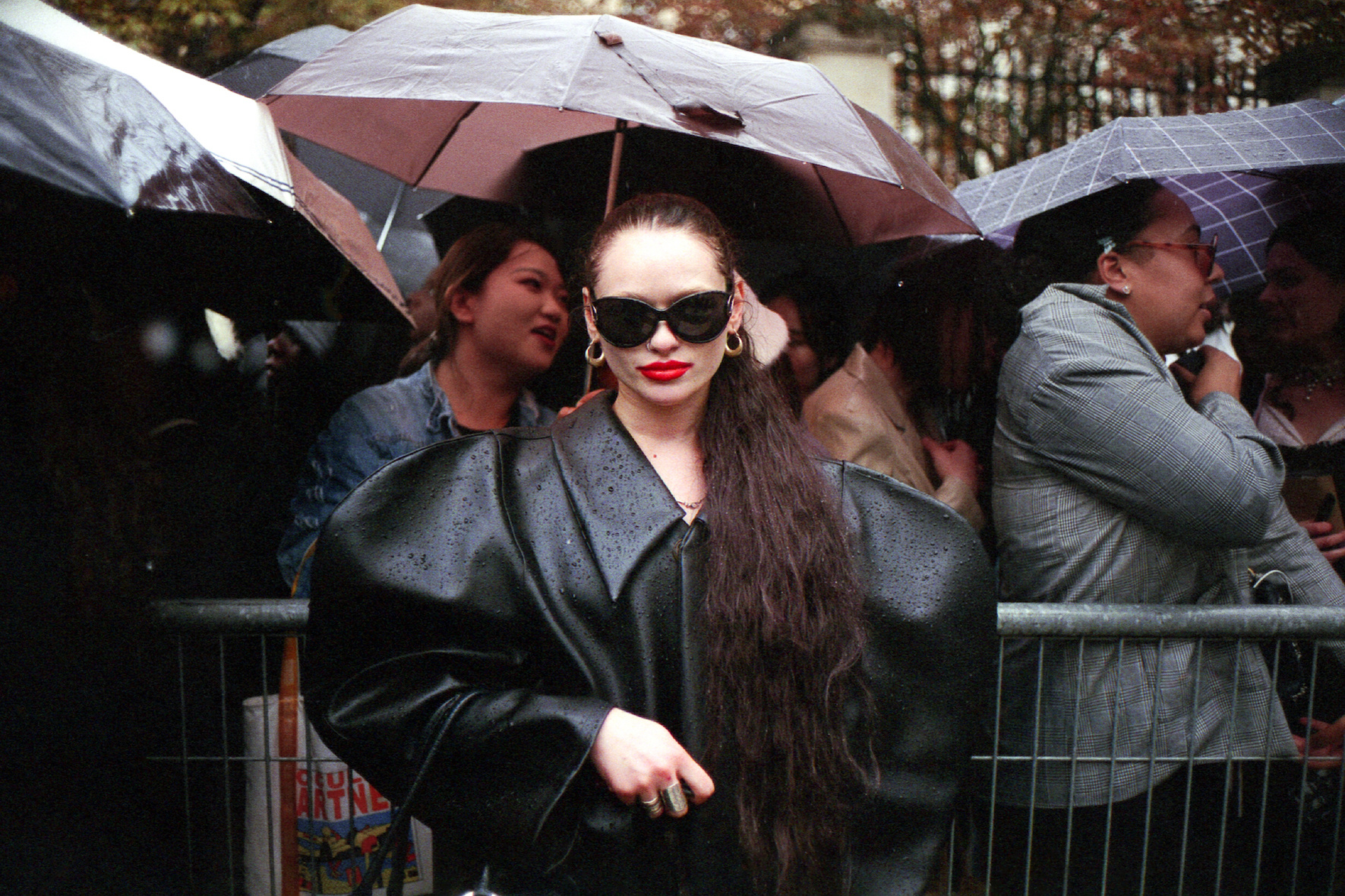 Outside Paris Fashion Week SS23 (Givenchy) - Paris 
Shot By Grégoire Huret
Leica M6 & Fujifilm 35mm 