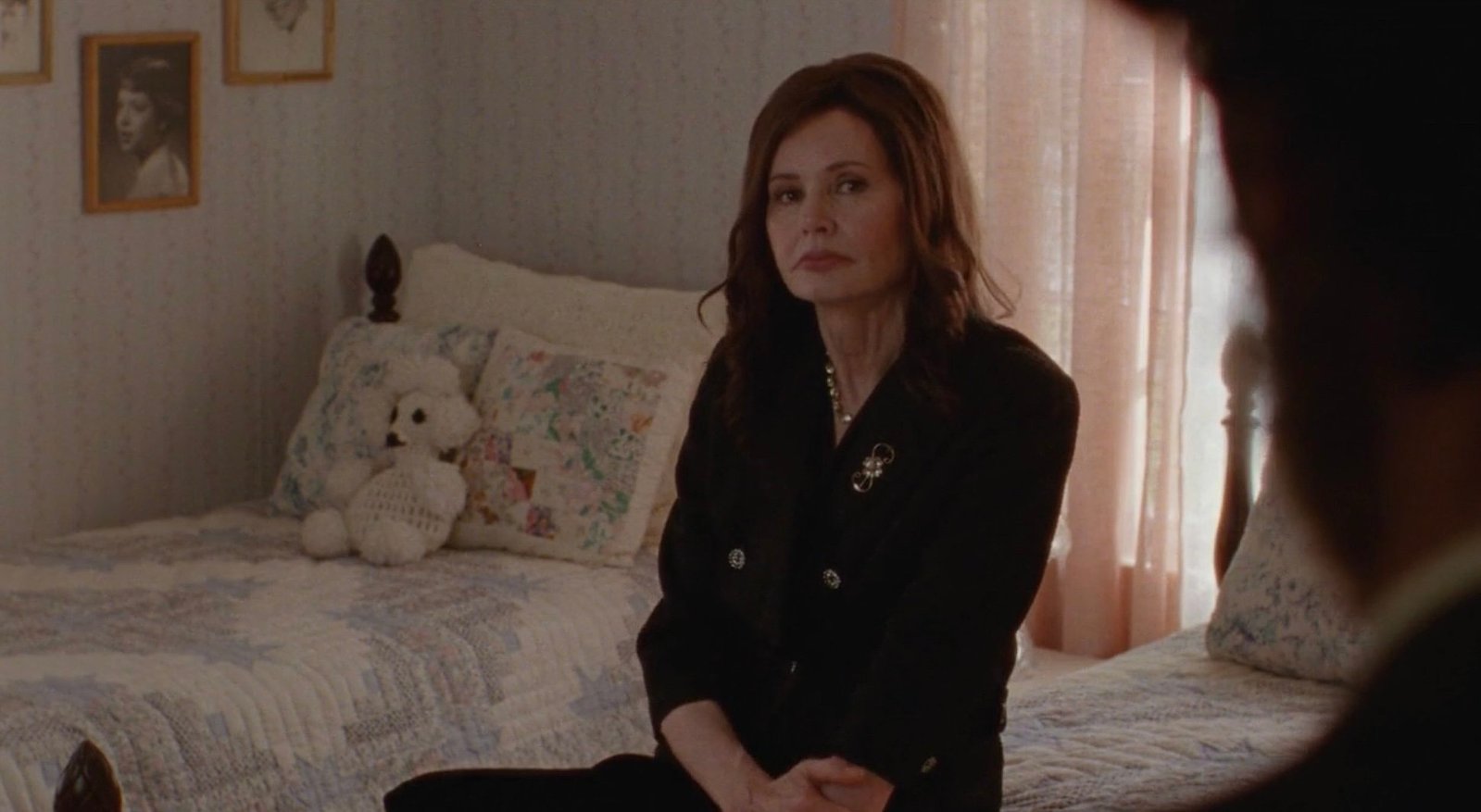 Geena Davis in a customized wig by Keke
