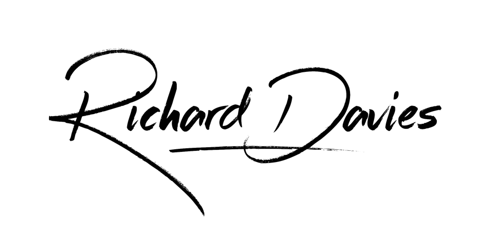 Creative Advertising Photographer | Retouch | Visual Consultant & Art Director