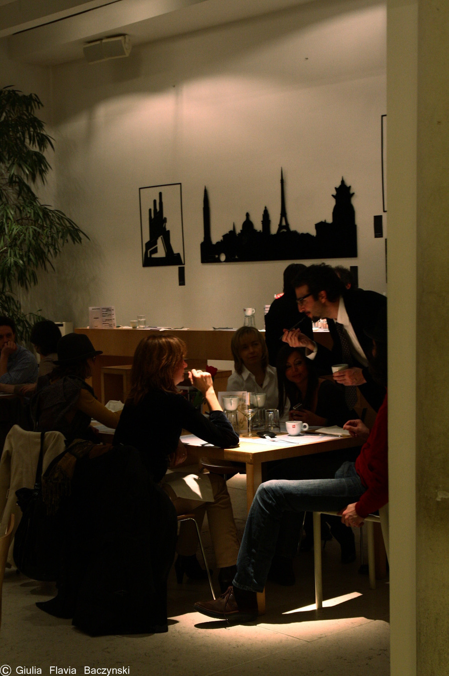 This is "Ucronia", part of a site specific of the artist Marcello Ghirardi Paganella, realized for the Centenary of Futurism, an event held at Clos Winebar.
