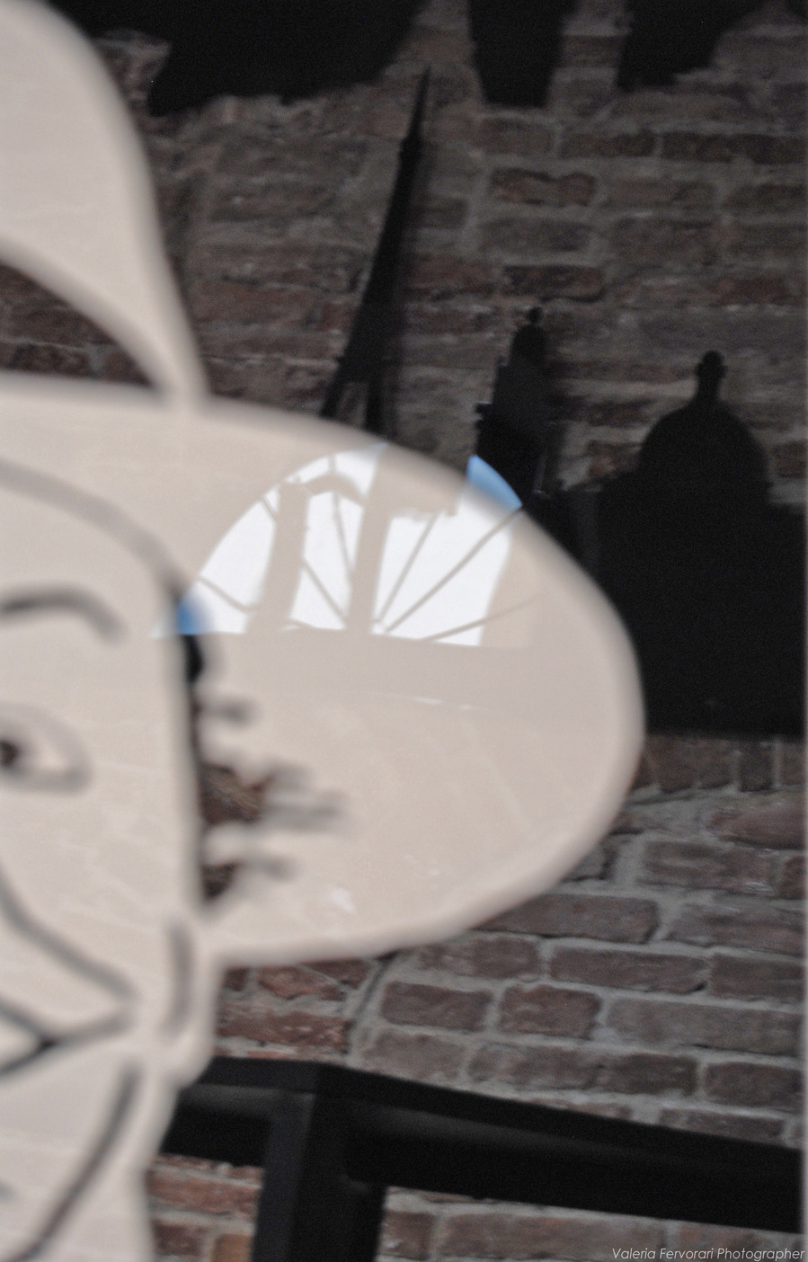 This is "Joker", part of a site specific of the artist Marcello Ghirardi Paganella, realized for Libenter, a contemporary Club.
