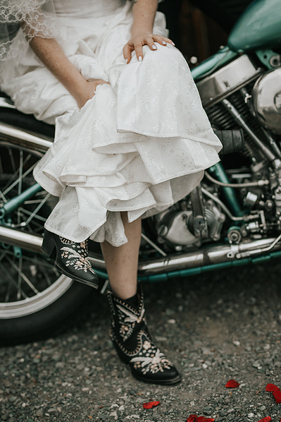 Country Wedding in Dove Creek, Courtenay, Vancouver Island