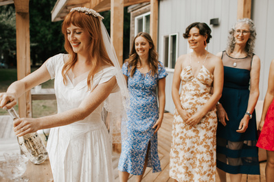 Country Wedding Morning with Bride and Bridesmaids in Courtenay, Vancouver Island