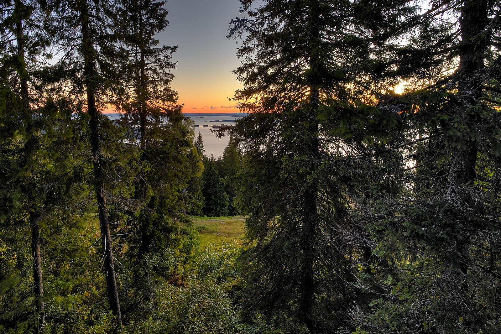 Itä-Suomi. Eastern Finland. Landscape. Sunset. Maisemakuva. Auringonlasku. Koli. Vaellusreissu.