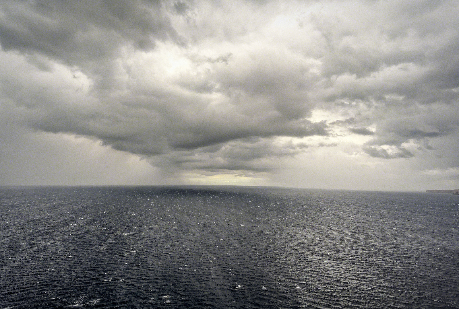Menorca. Spain. Storm approaching. Espanja. Maisemakuva. Myrsky. Siiligraphy photo.