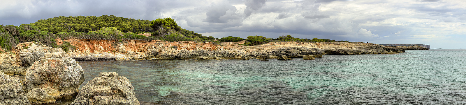 Southern Spain. Menorca, Espanja. Maisemakuva. Siiligraphy photo.