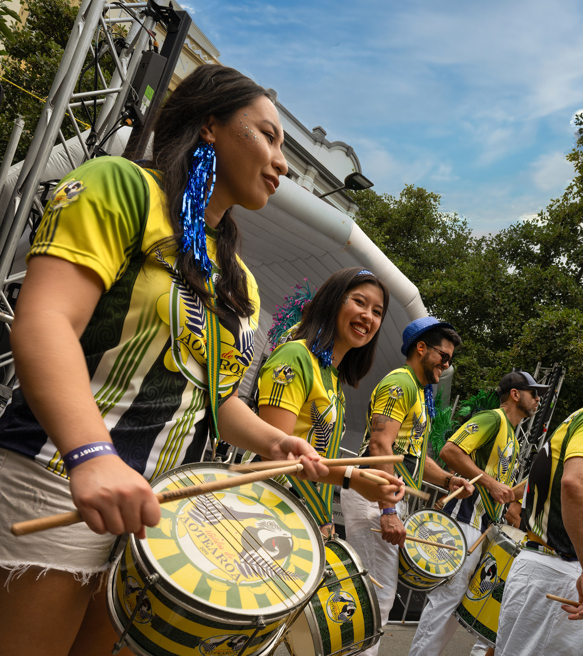 Lana Kong Samba with Unidos de Aotearoa in Cuba Street in Wellington New Zealand during the 2024 Cuba Street carnival. shot by Nigel Sloley Photography. Fuji GFX100s GF 20-35mm