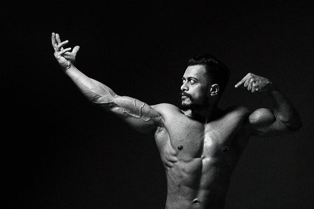 bodybuilder body show pose shot by top portrait photographer based in pune india