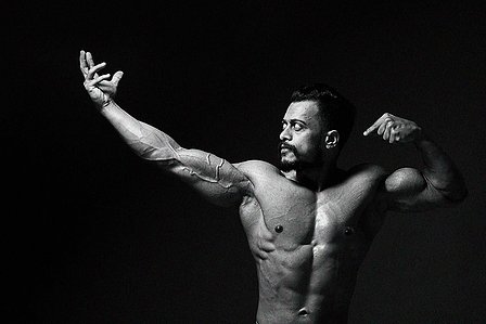 bodybuilder body show pose shot by top portrait photographer based in pune india