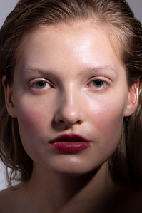 close up portrait lighting with minimal make up photography by top indian beauty photographer based in mumbai india