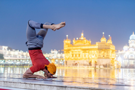 the blissful golden temple workout session by the dynamic angel singh photoshoot with the top indian fitness photographer ashish gurbani based in mumbai india

