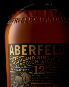 edge light aberfeldy whisky bottle shot in a studio light setup for branding campaign photography by leading product photographer based in pune india