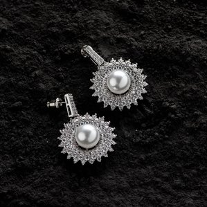 black power conceptual product photography for leading jewellery brand blingvine with top jewellery photographer based in mumbai india