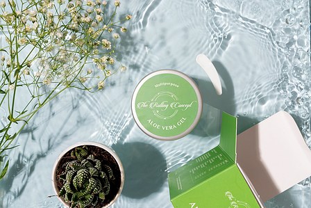 aloe vera gel 100ml containers by the brand the rolling concept brand advertising photoshoot by best cosmetics photographer based in mumbai india