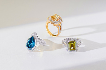 A group shot of 3 coloured solitaires featuring best jewellery photos in pune india
