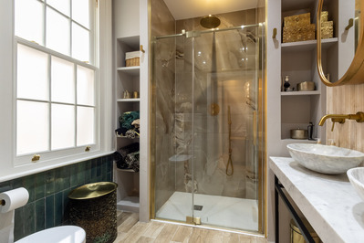 beautiful-modern-bathroom-photography