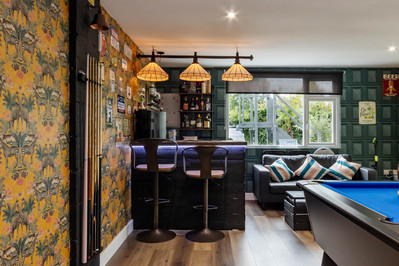 outdoor-bar-entertainment-room-photo