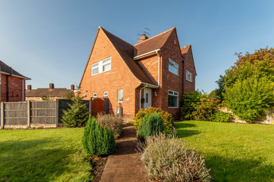 semi-detached-exterior-photo-east-midlands