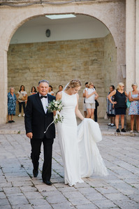 Bride with her dad before the ceremony at Monopoli