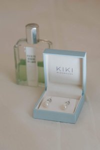 Wedding details parfume earrings