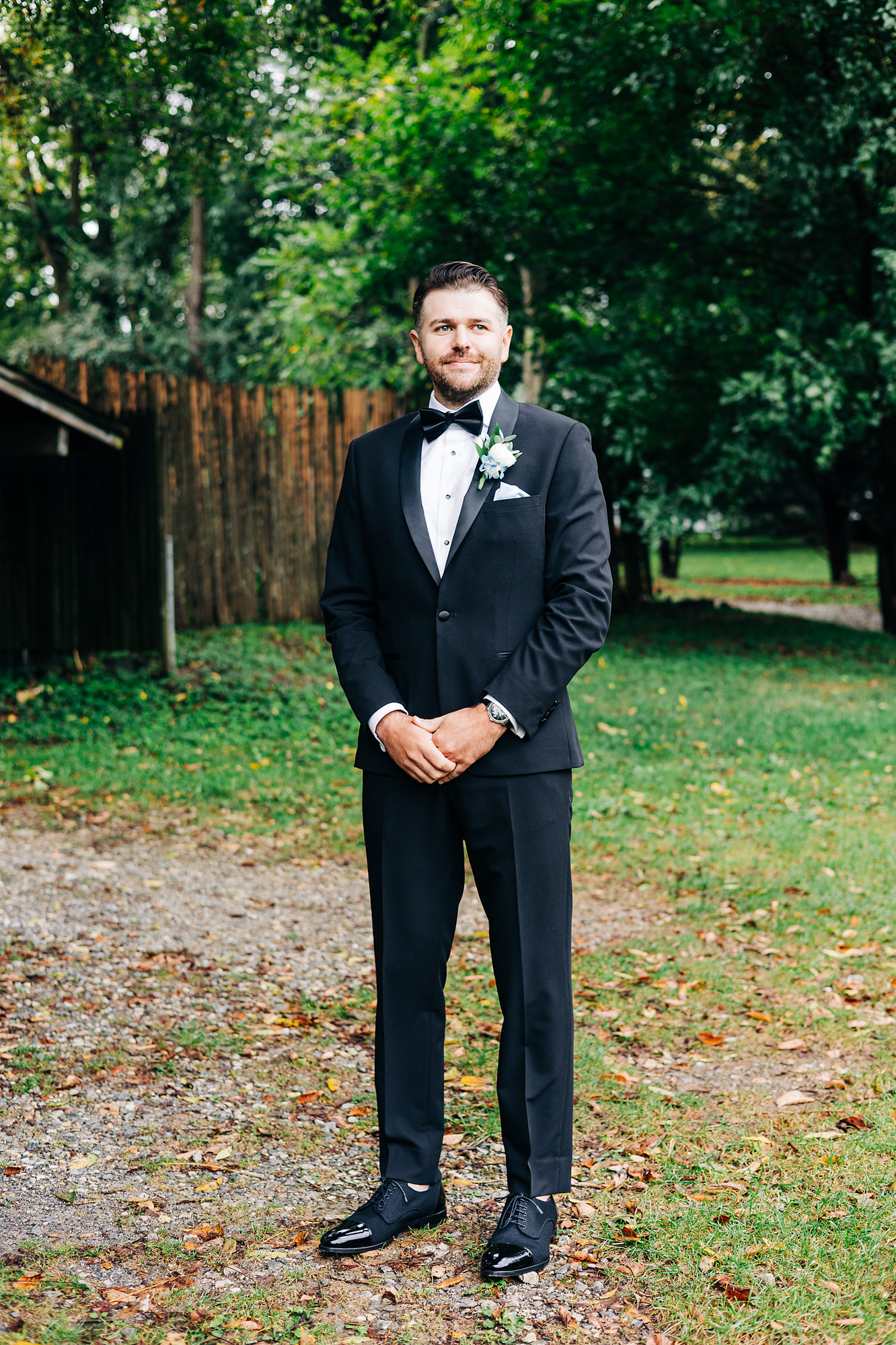 groom portrait at glenhardie country club wedding