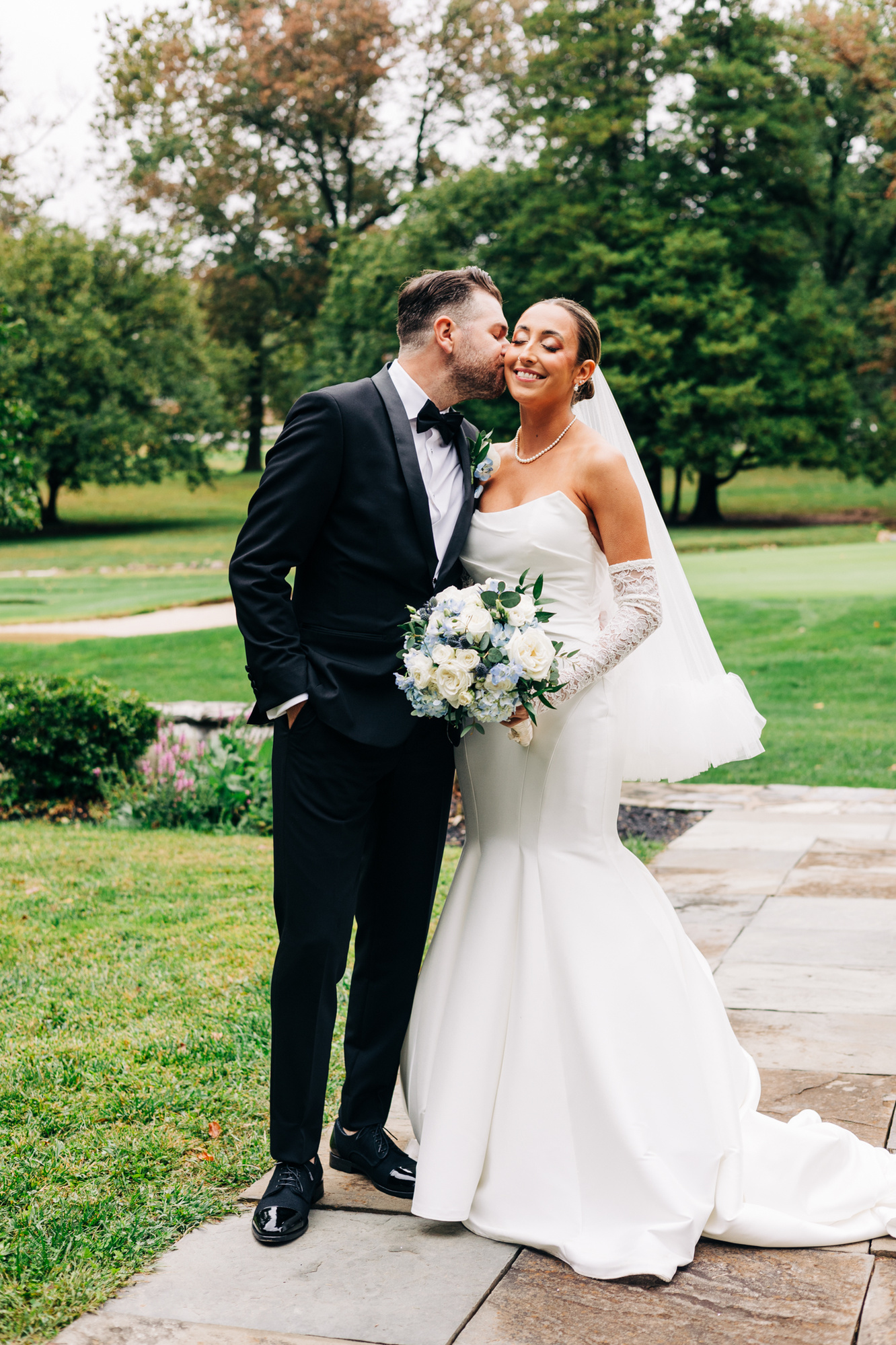 bride and groom glenhardie country club wedding near philadelphia on the main line pennsylvania luxury wedding
