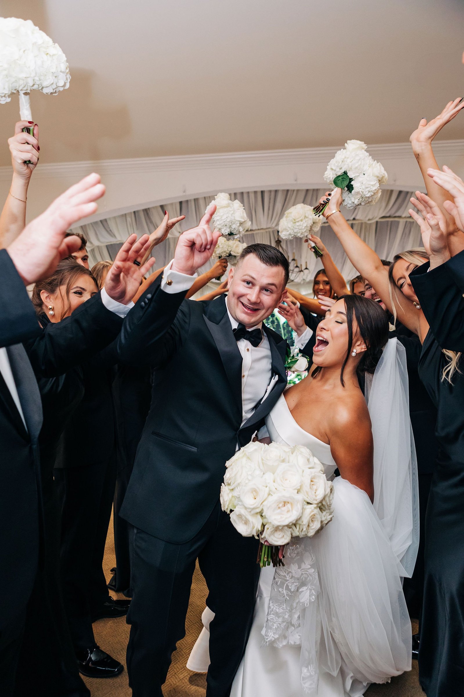 lambertville inn new jersey wedding photography wedding party group photos
