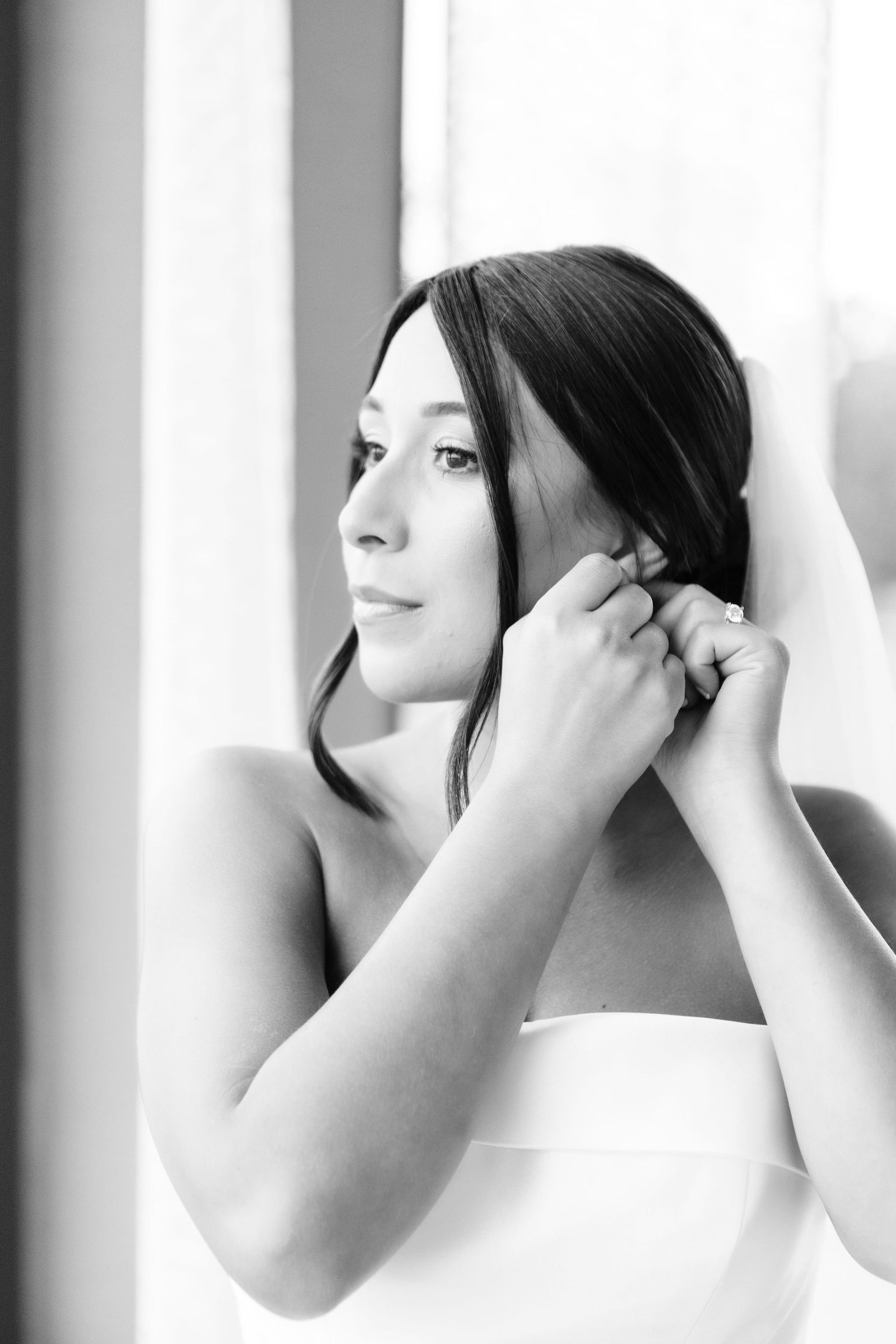 bride getting ready lambertville inn new jersey wedding photography