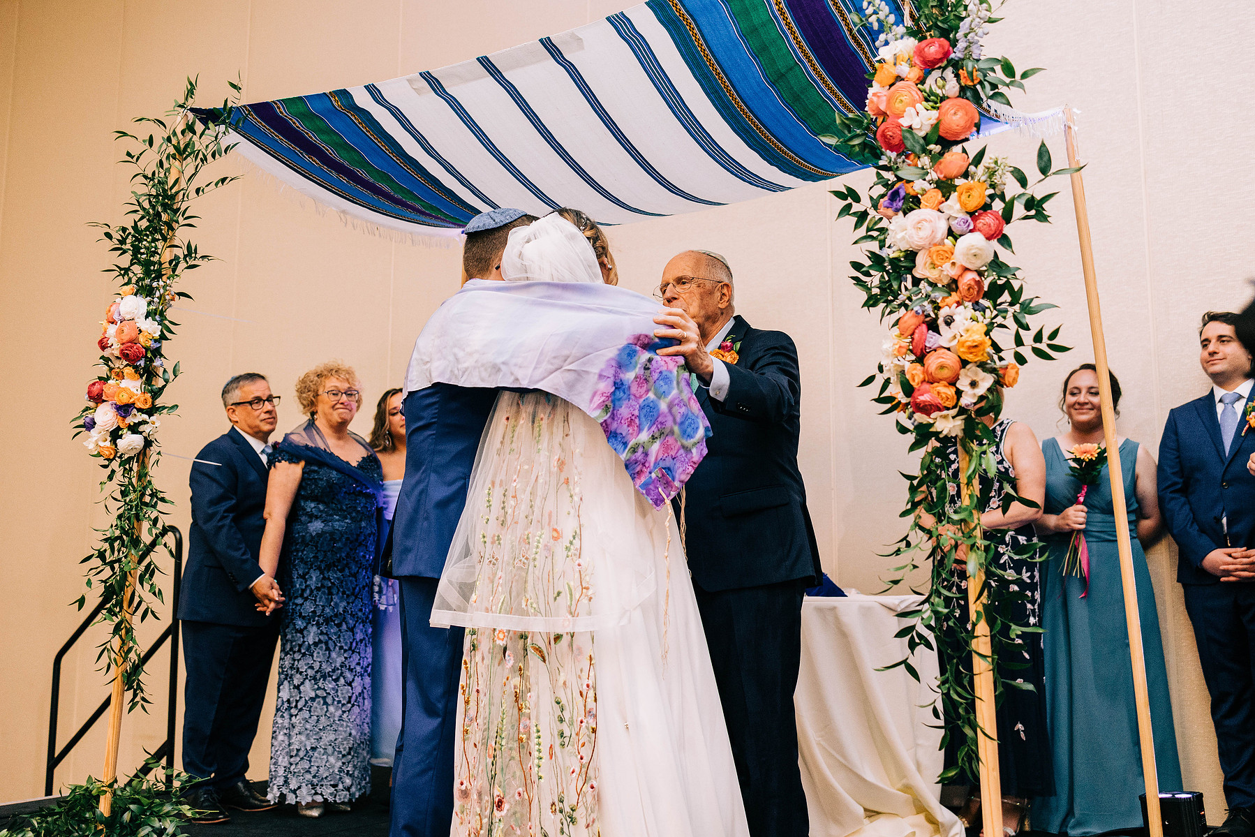 center city philly jewish wedding at philadelphia marriott downtown 