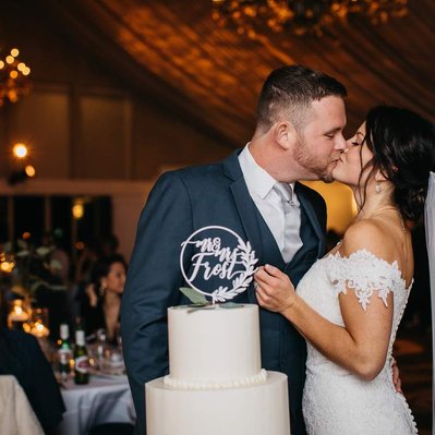 cake cutting at the lake house inn wedding reception