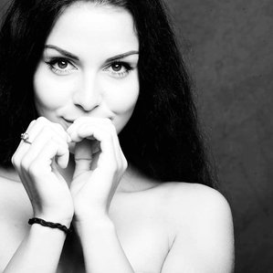 CLASSIC PHOTOGRAPHS - PORTRAITS BY PHOTOGRAPHER TERENCE BOGUE
