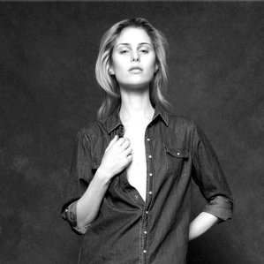 CLASSIC PHOTOGRAPHS - PORTRAITS BY PHOTOGRAPHER TERENCE BOGUE