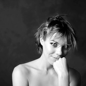 CLASSIC PHOTOGRAPHS - PORTRAITS BY PHOTOGRAPHER TERENCE BOGUE