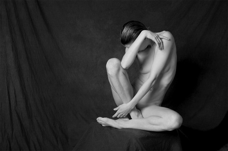 Discus Series 2016 - Model: Denisa Straková, Prague. Photography by Terence Bogue. Published in DODHO MAGAZINE, Barcelona, TERENCE BOGUE Photographer Prague