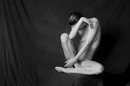 Discus Series 2016 - Model: Denisa Straková, Prague. Photography by Terence Bogue. Published in DODHO MAGAZINE, Barcelona, TERENCE BOGUE Photographer Prague