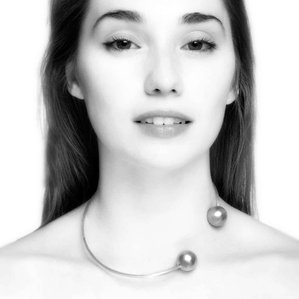 Emma Jane Donald / Jewellery
worn by Sienna
photography / Terence Bogue 