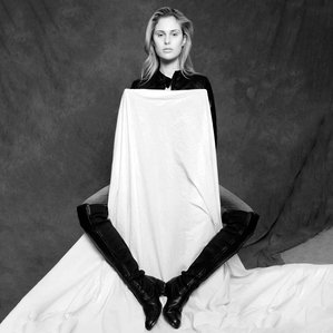 CLASSIC PHOTOGRAPHS - PORTRAITS BY PHOTOGRAPHER TERENCE BOGUE