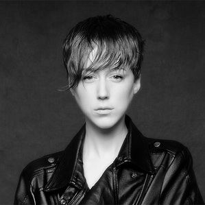 CLASSIC PHOTOGRAPHS - PORTRAITS BY PHOTOGRAPHER TERENCE BOGUE