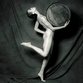Discus, photographs by TERENCE BOGUE, DODHO MAGAZINE, BARCELONA. Model: Denisa Straková, Prague 