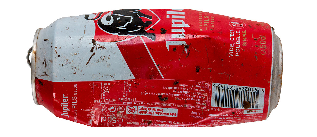 Canettes écrasée de bière Jupiler à Celles, Belgique - Gautier Le Roch
