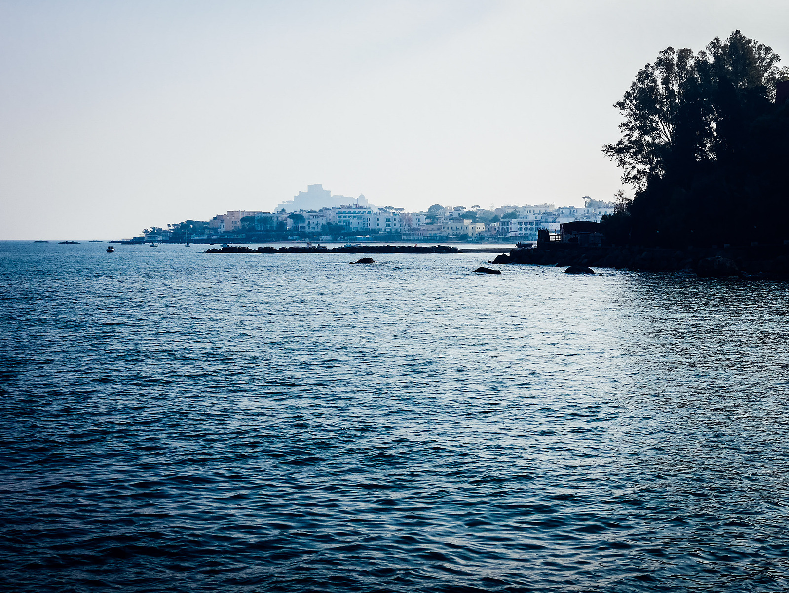 Paysage de bord de mer en Italie.