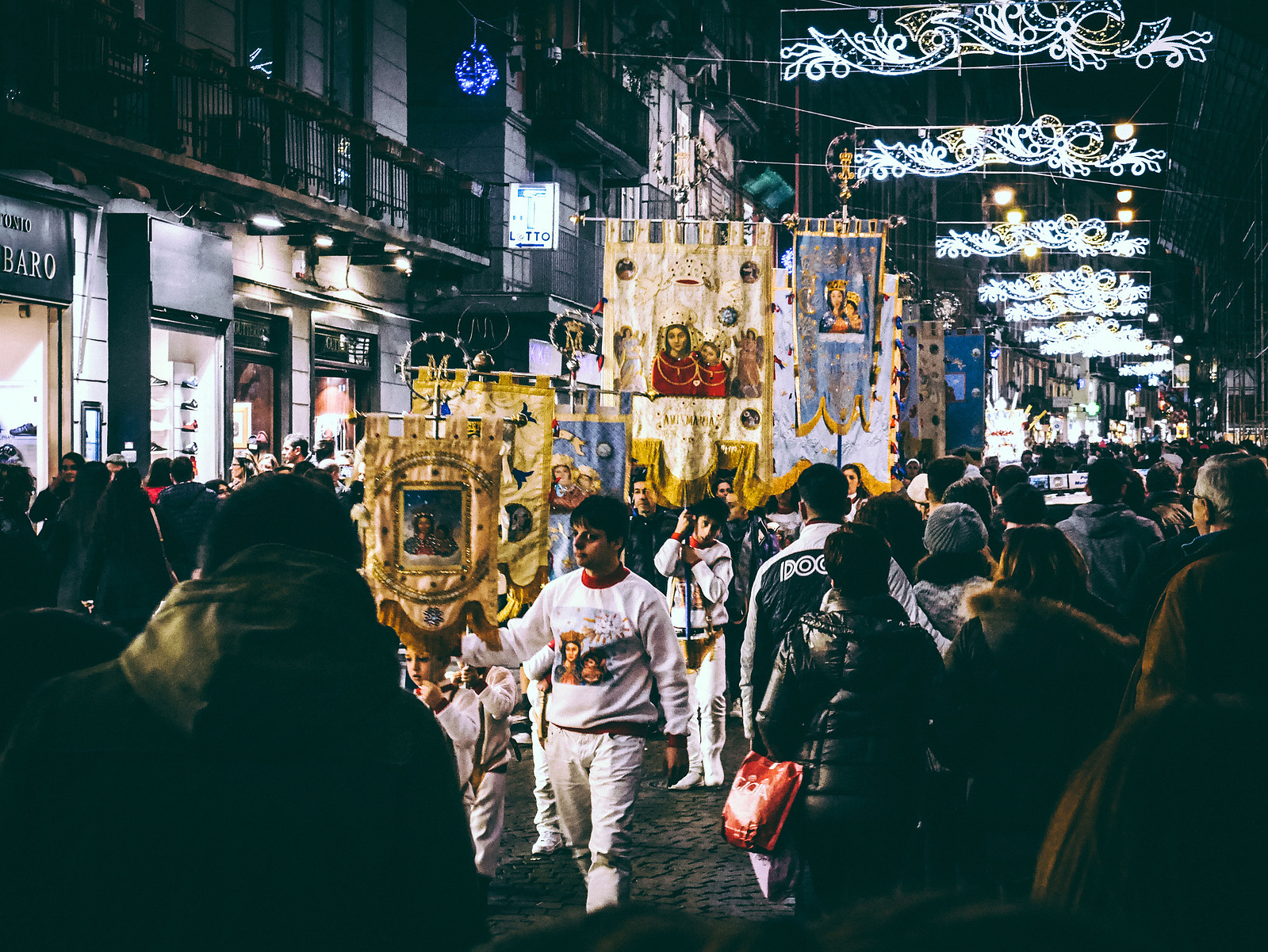 Une procession à Naples.