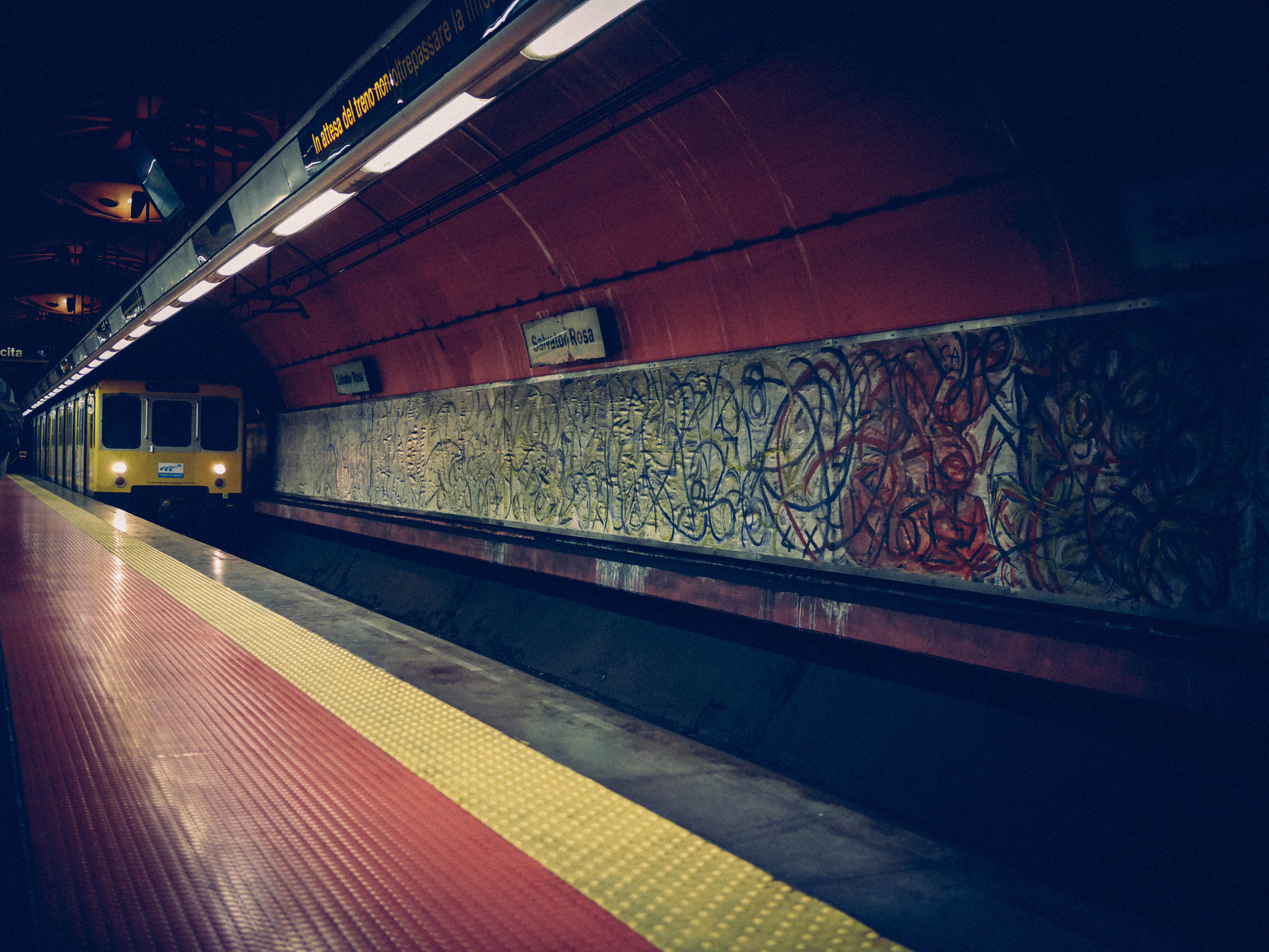Le métro de Naples.