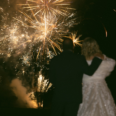 Luxury wedding photographer based in the White Mountains of New Hampshire, specializing in timeless, film-inspired imagery with an old-money aesthetic.